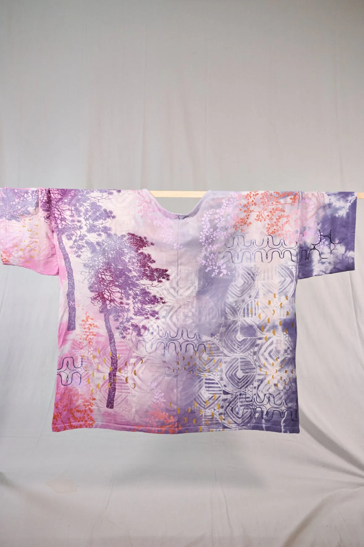 1236HD Line Tee Moon Temple Tea Garden 32"L