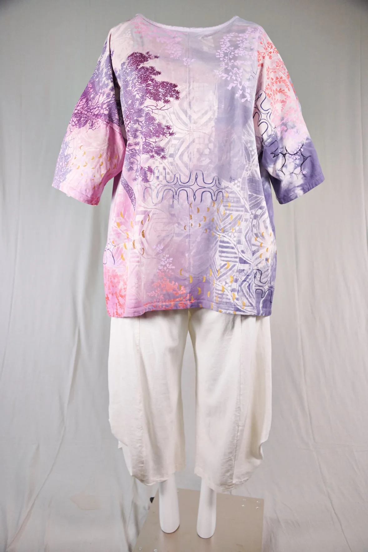 1236HD Line Tee Moon Temple Tea Garden 32"L