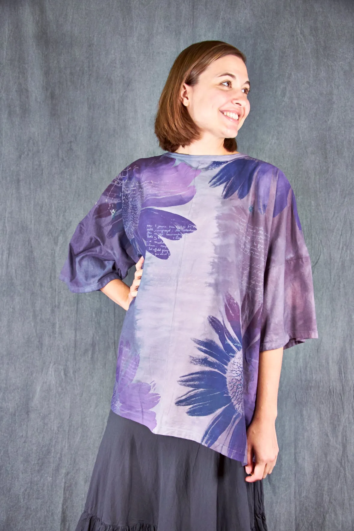 1236HD Line Tee Ultra Purple Daisy 29.5"
