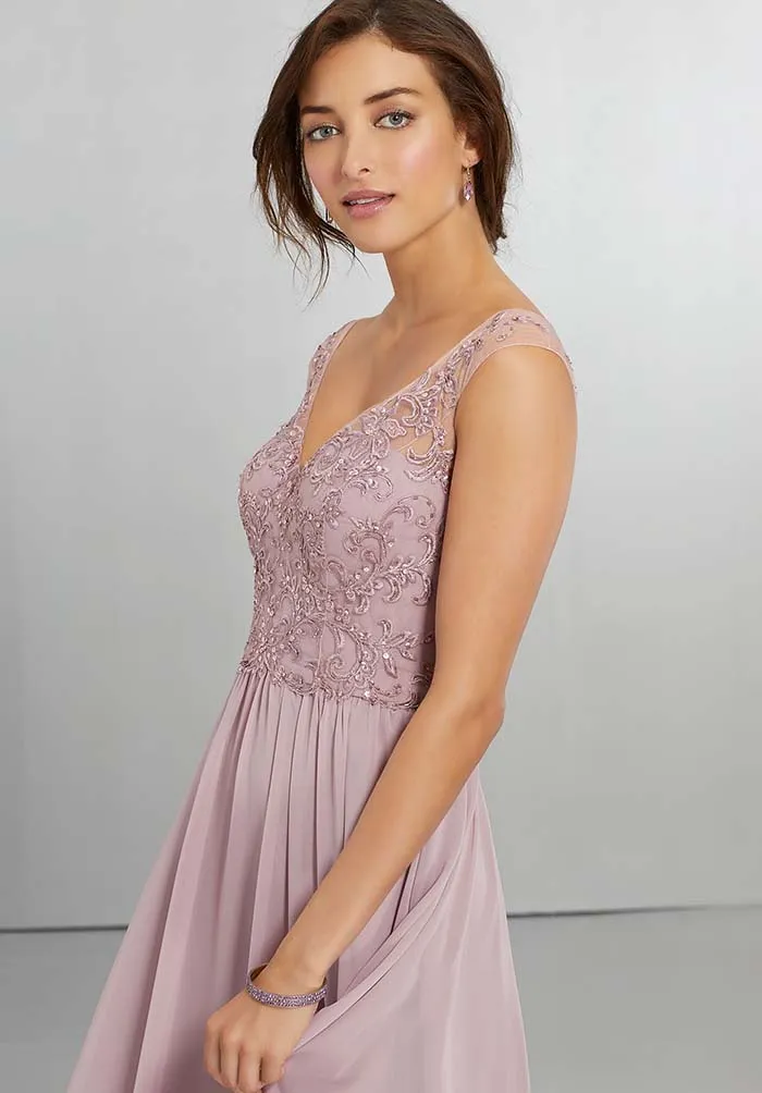 2018 Long Blush Pink Bridesmaid Dresses V-Neck Beadings Chiffon Floor Length