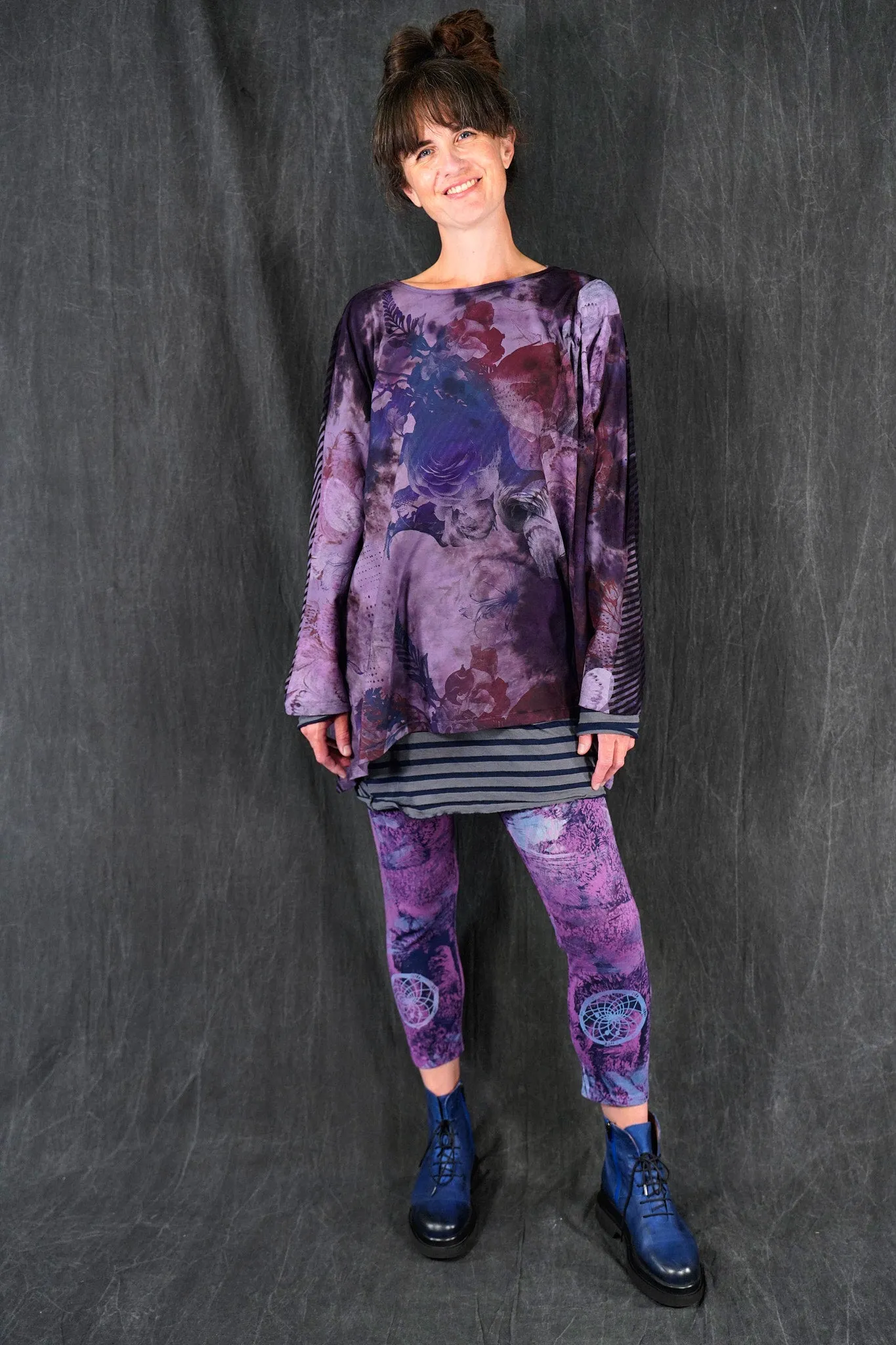 2331HD Poet Top Winter Violet Floral Dream