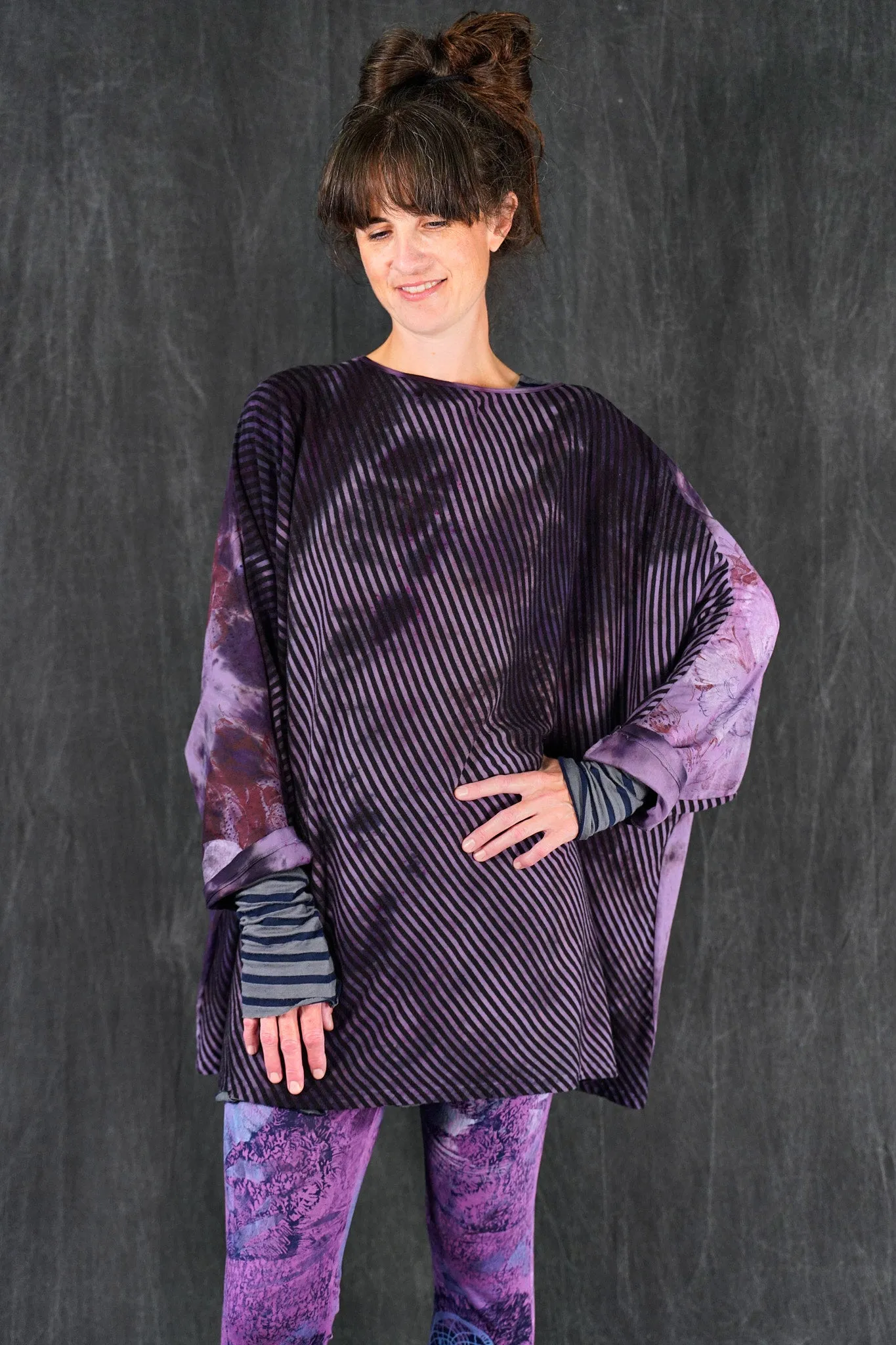 2331HD Poet Top Winter Violet Floral Dream