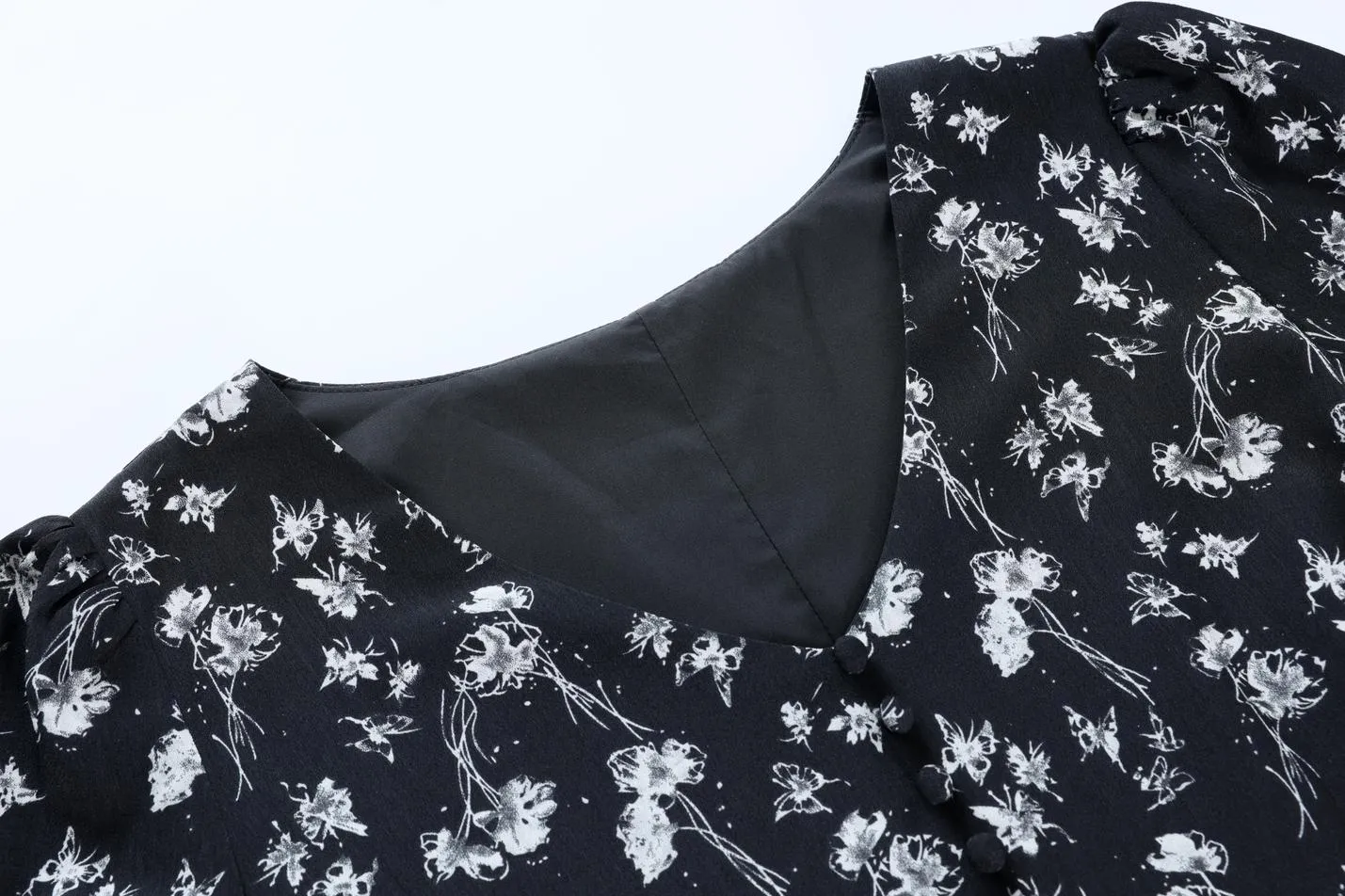 Calf-Length Black Floral Dress for Sophisticated Women