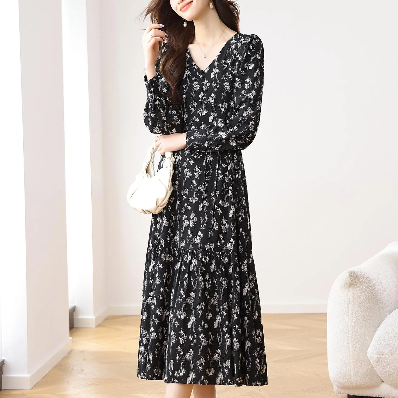 Calf-Length Black Floral Dress for Sophisticated Women