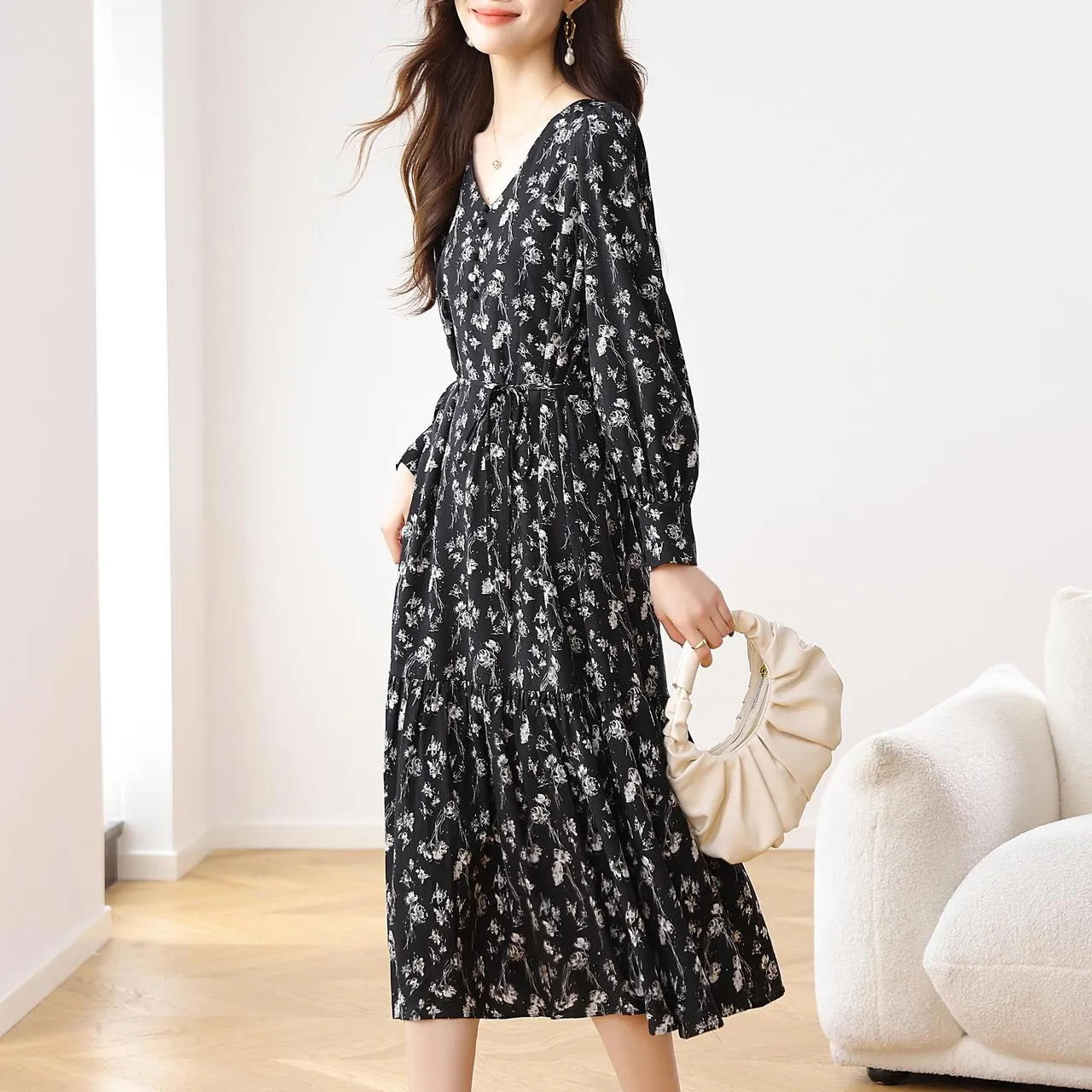Calf-Length Black Floral Dress for Sophisticated Women