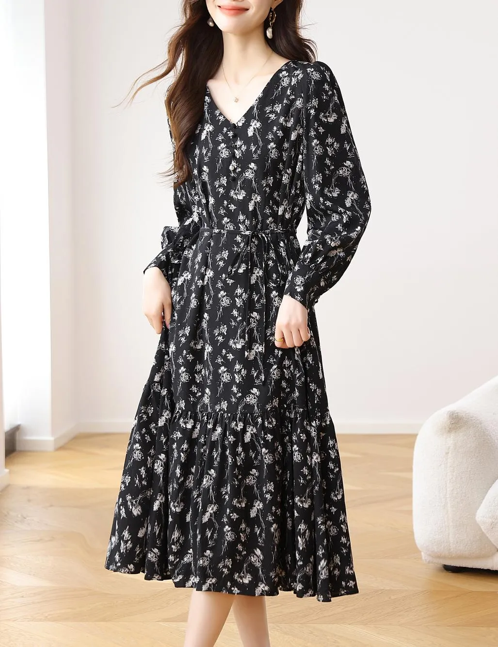 Calf-Length Black Floral Dress for Sophisticated Women