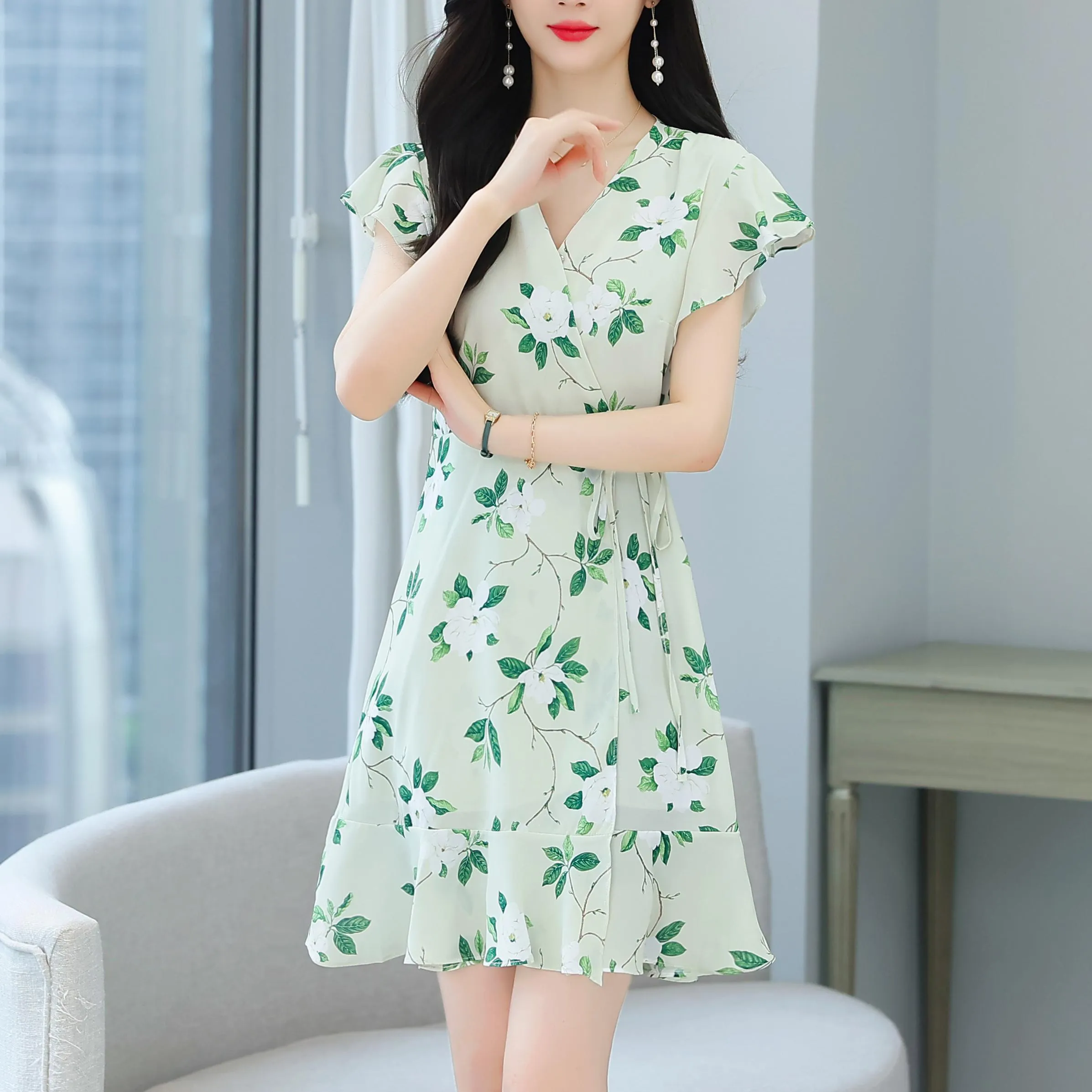 Charming A-line Women's Dress in Knee-length Floral Design