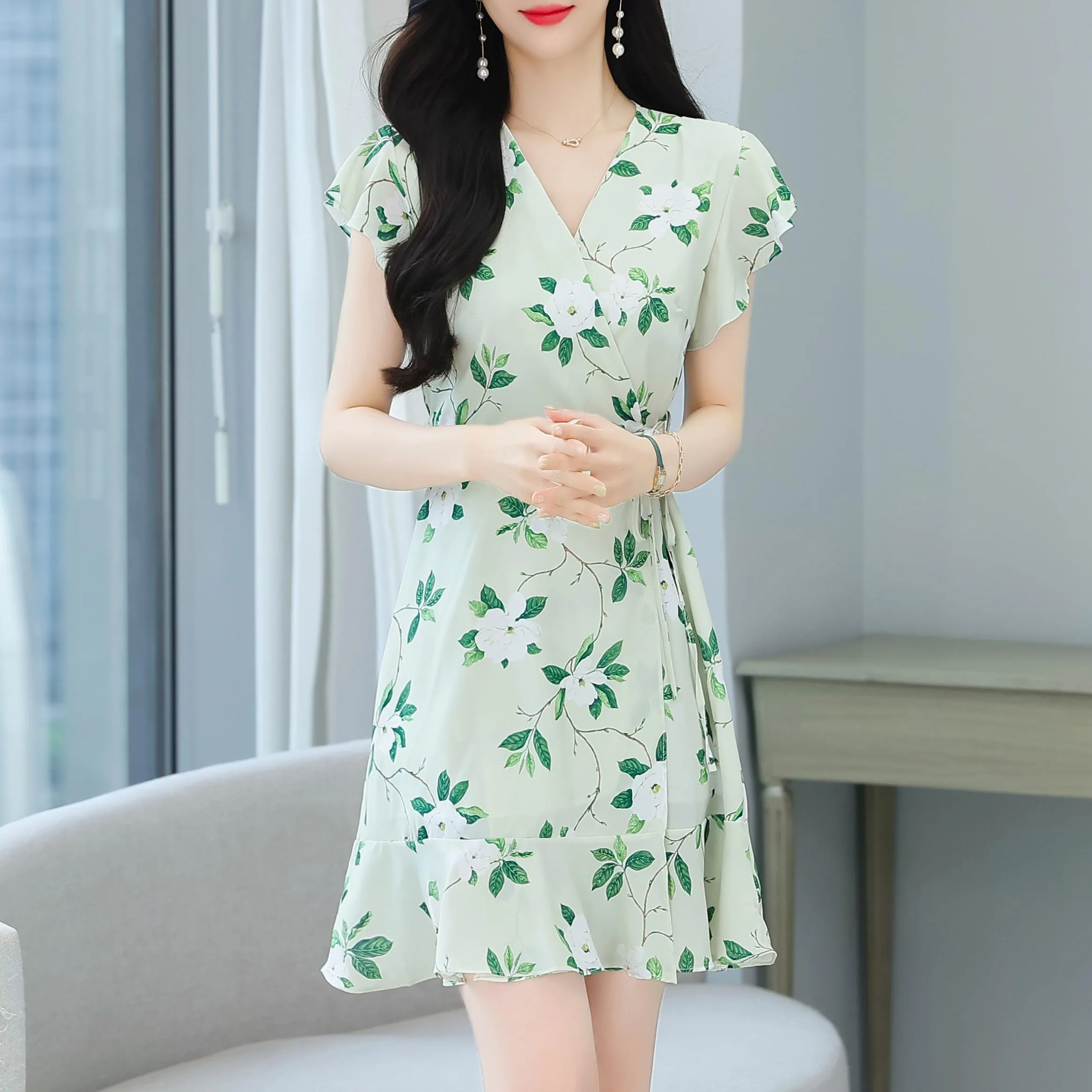 Charming A-line Women's Dress in Knee-length Floral Design