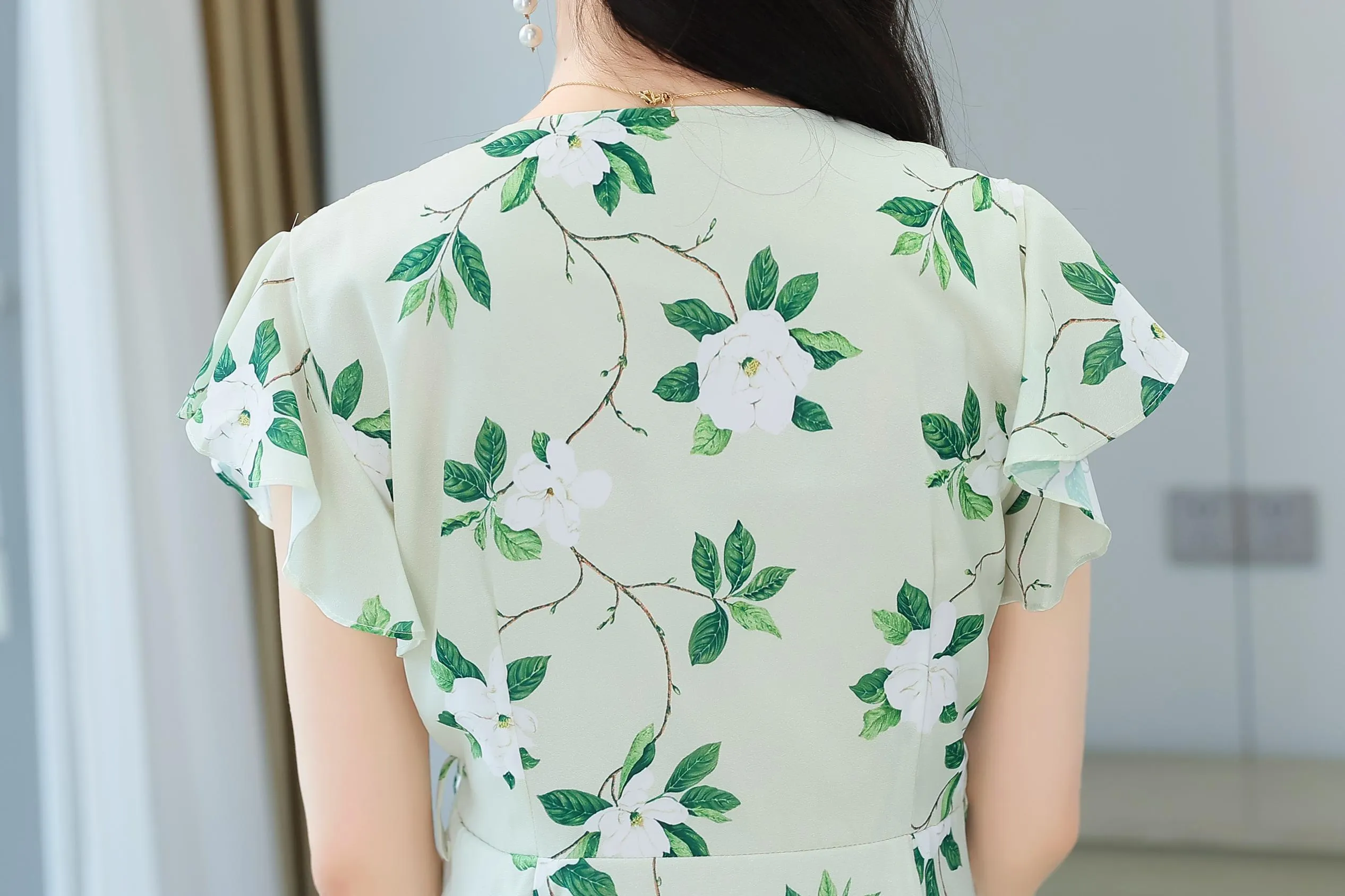 Charming A-line Women's Dress in Knee-length Floral Design