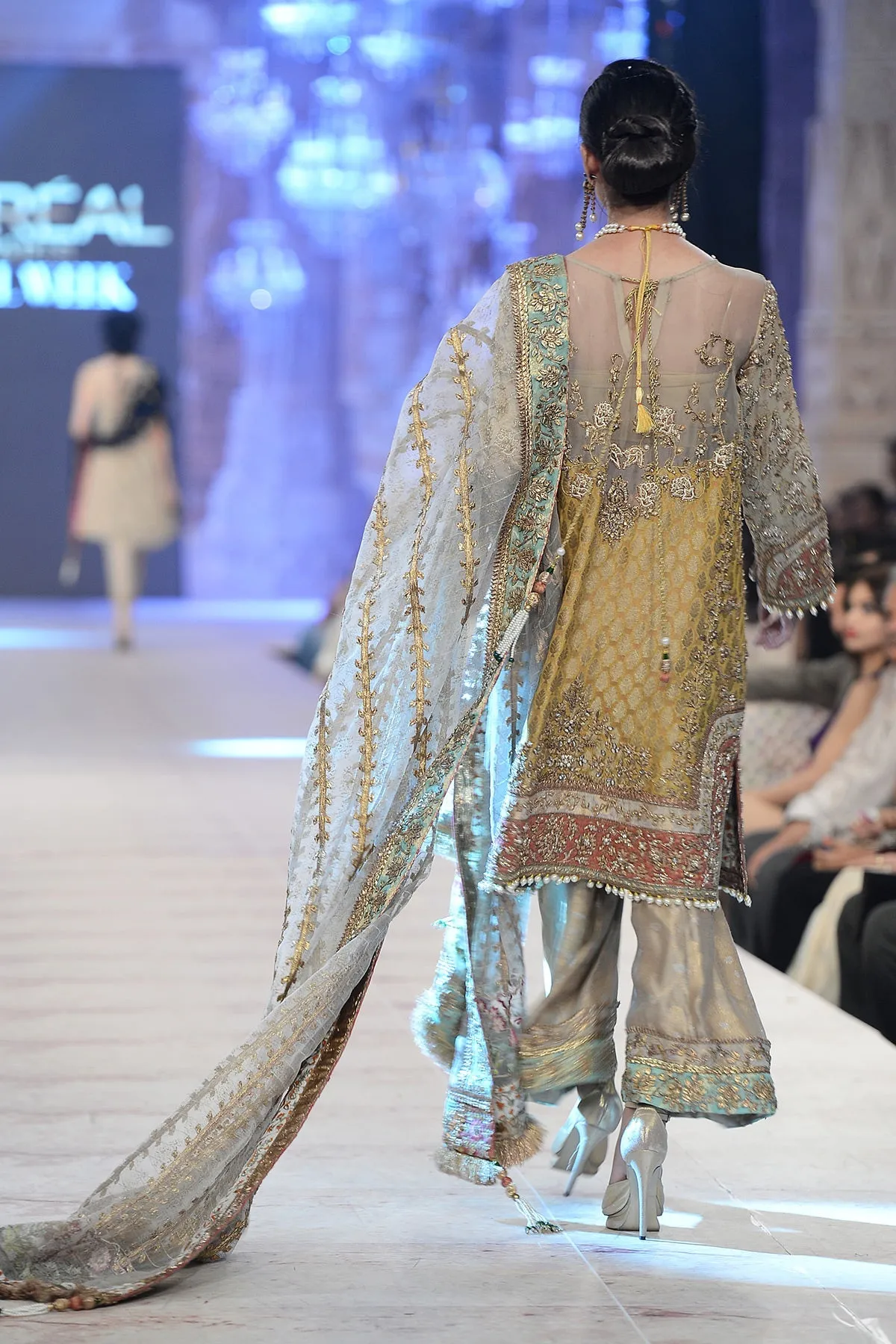 Chiffon Golden Salwar Kameez Pakistani Party Dresses