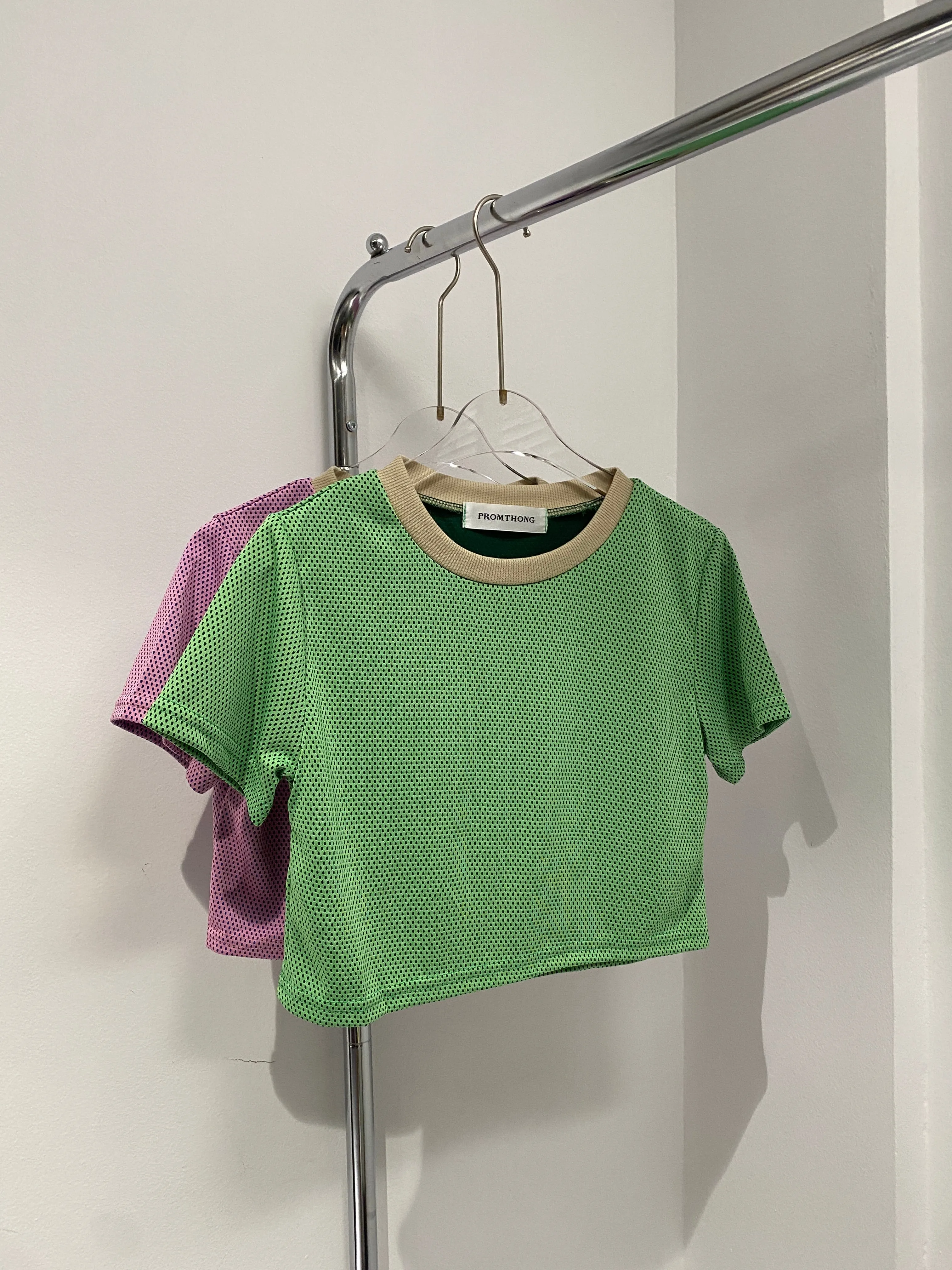 Color Contrast Cropped Tee - Lime