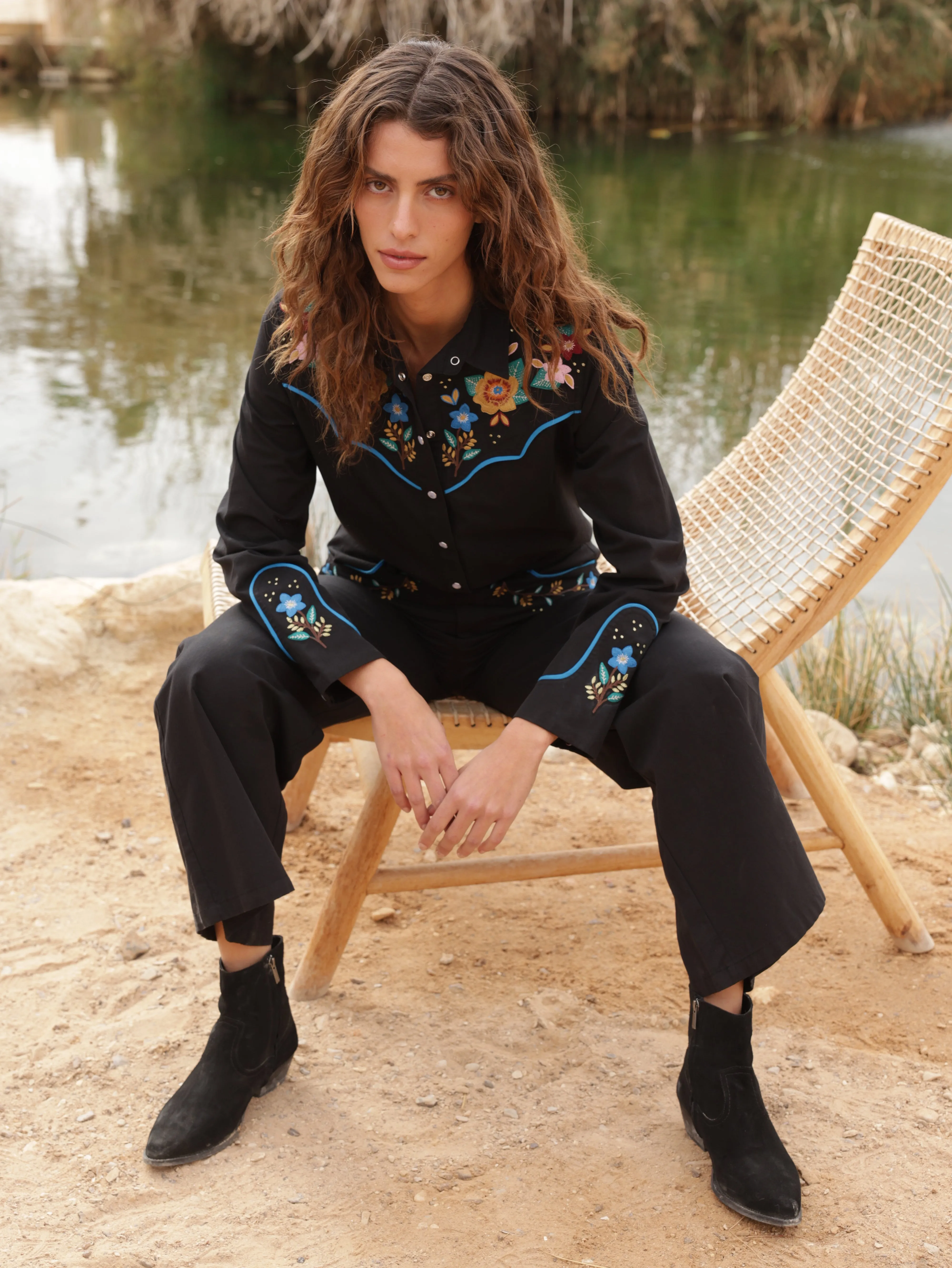 Embroidered Button-up Shirt