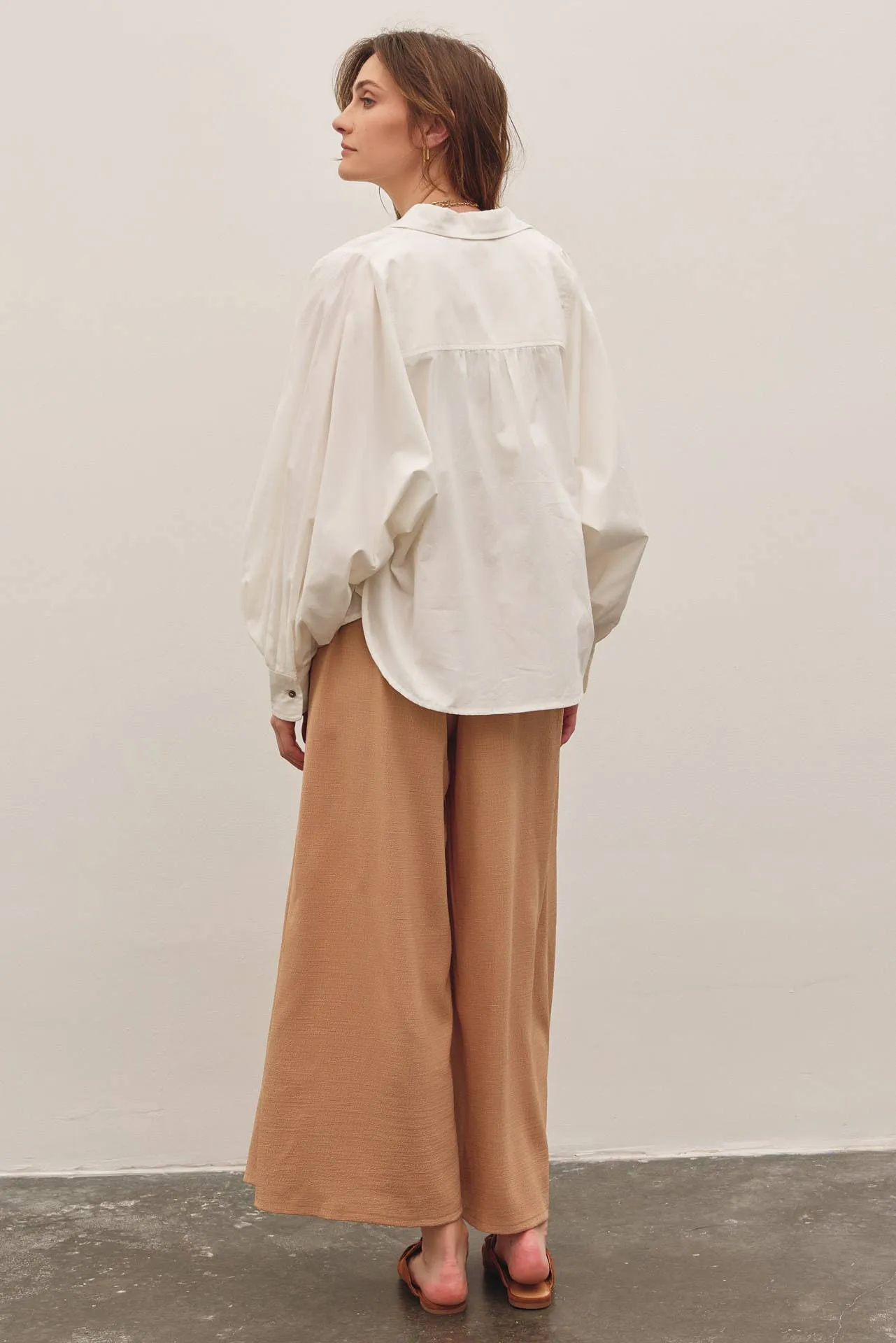 FLOWY WIDE LEG PANTS IN TEXTURED WAFFLE FABRIC