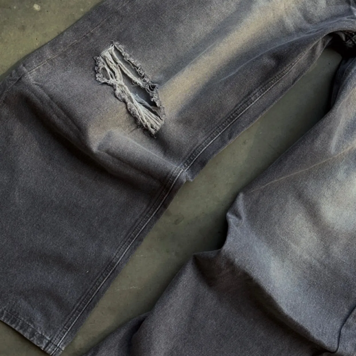 FRAY JEANS [ASH GRAY] READ DESCRIPTION
