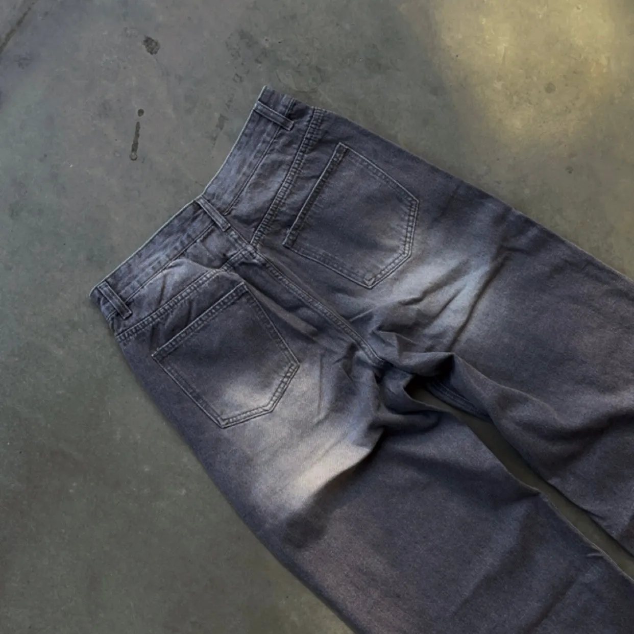 FRAY JEANS [ASH GRAY] READ DESCRIPTION