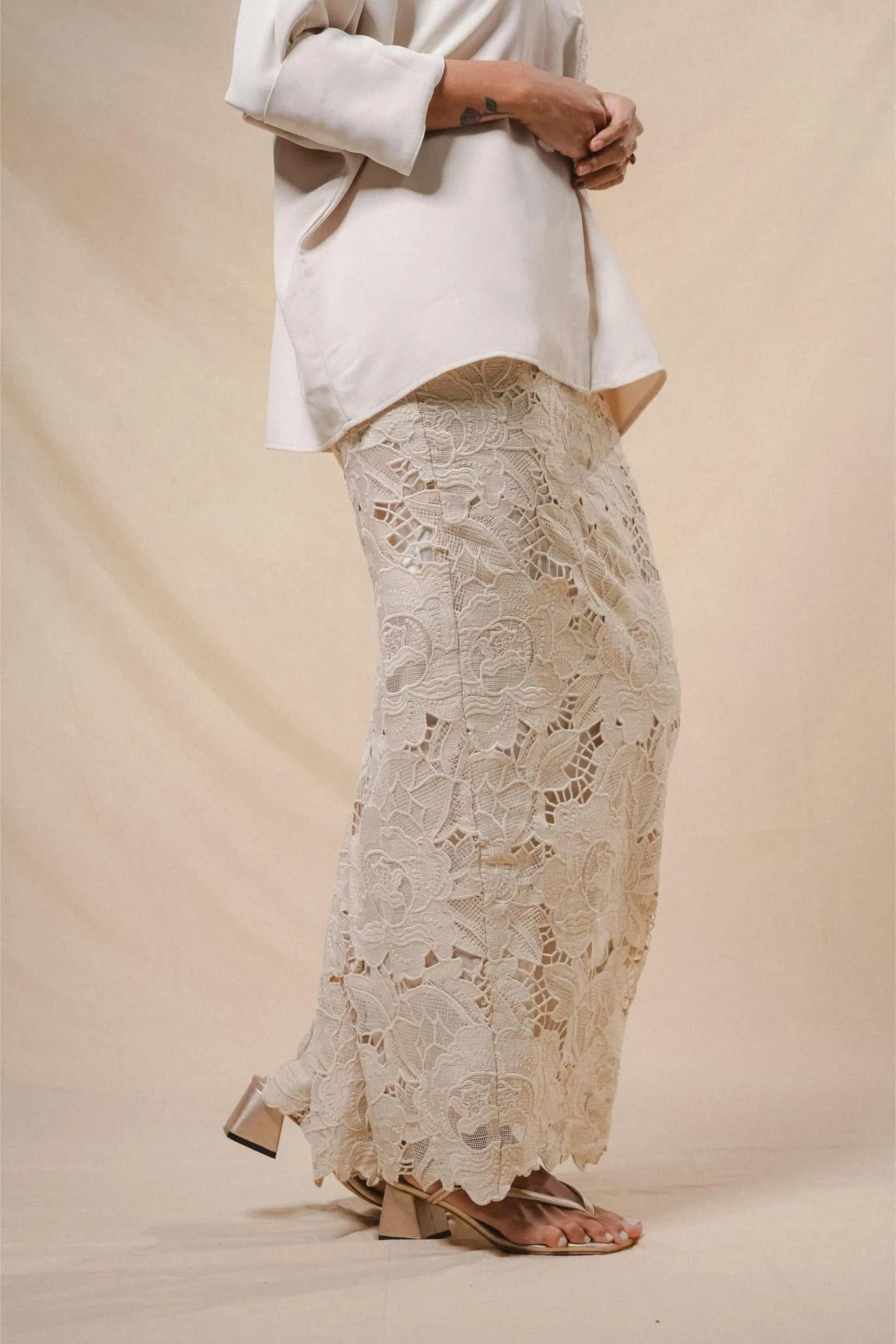 GAIA LACE SKIRT IN IVORY