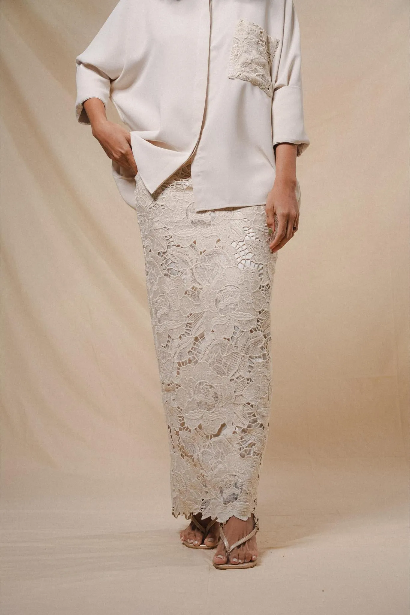 GAIA LACE SKIRT IN IVORY