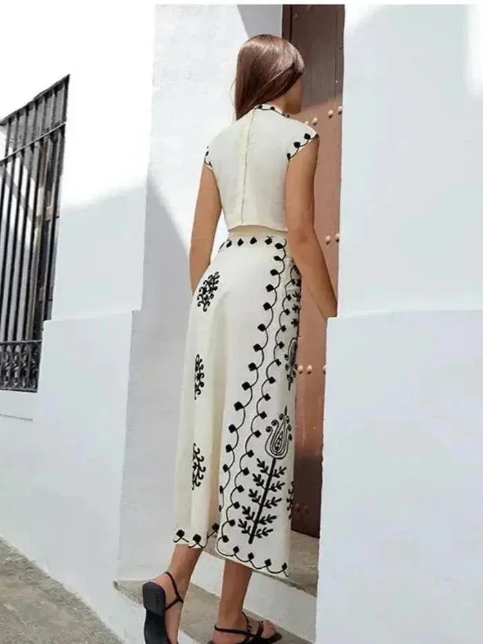 Isabella – Bohemian Cotton-Linen Printed Women’s T-shirt and Skirt Set