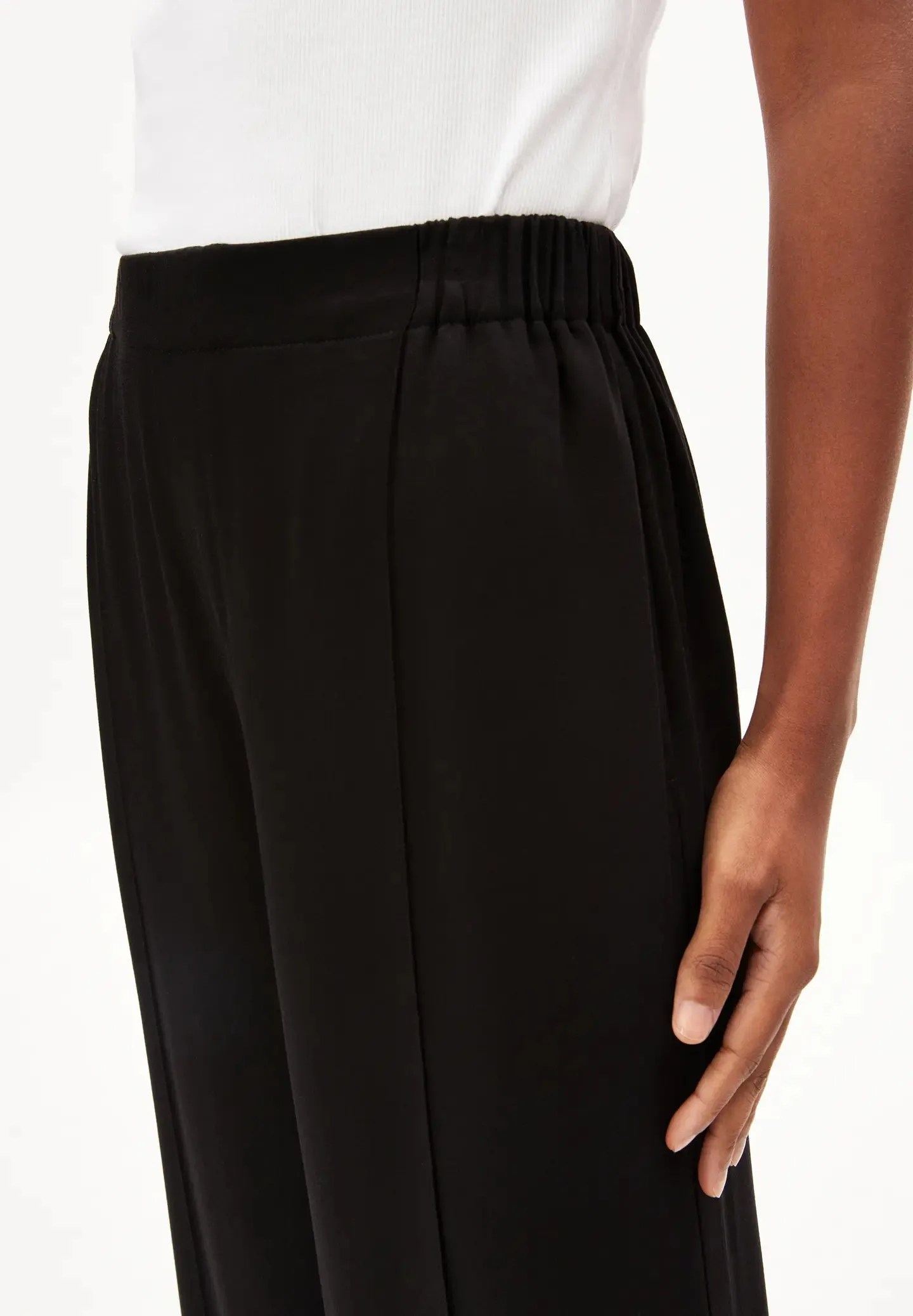 Jonvaalie Woven Pants in black