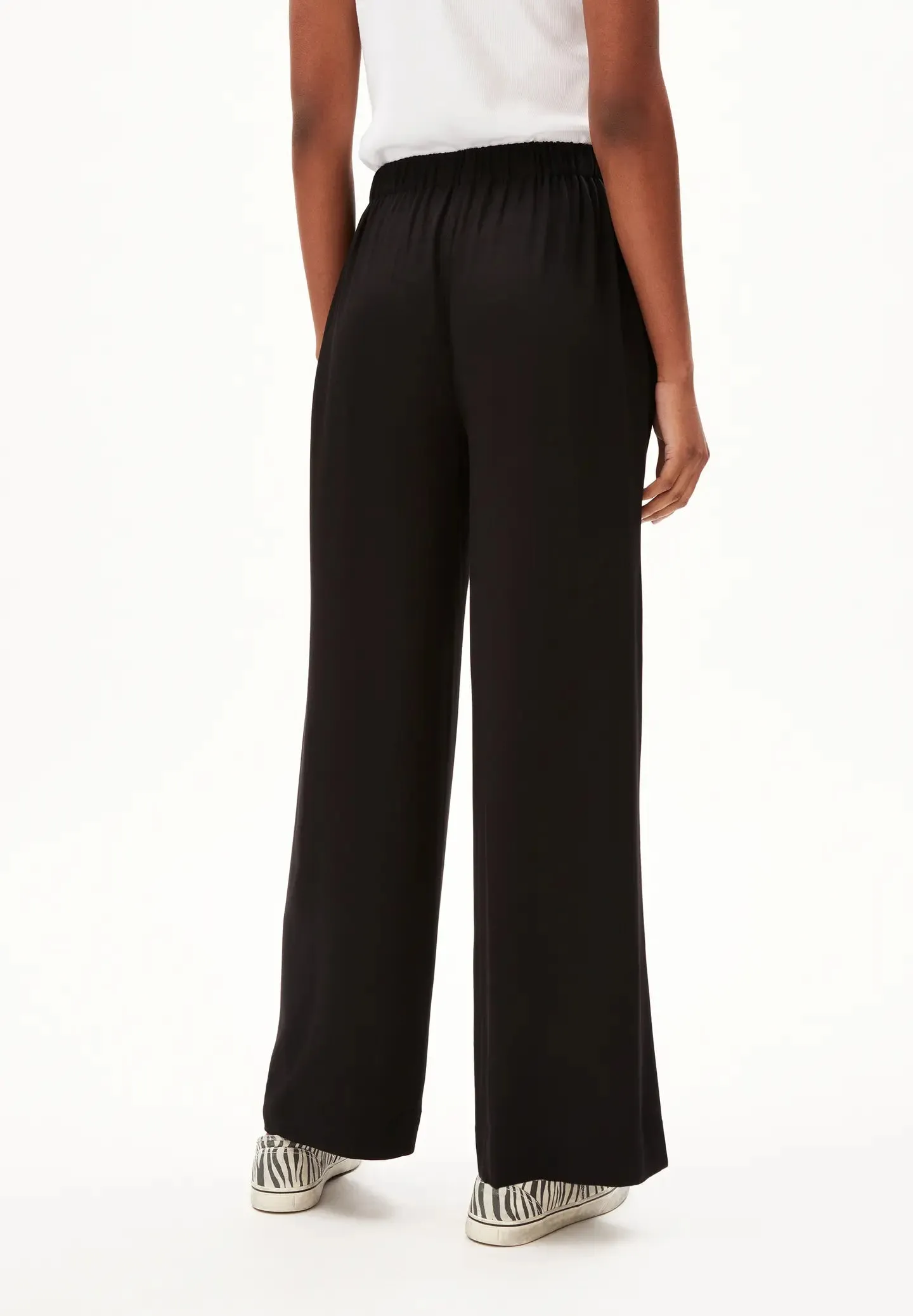 Jonvaalie Woven Pants in black