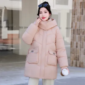 Quilted and Stain-resistant Puffer Coat for Women's Outdoor Adventures