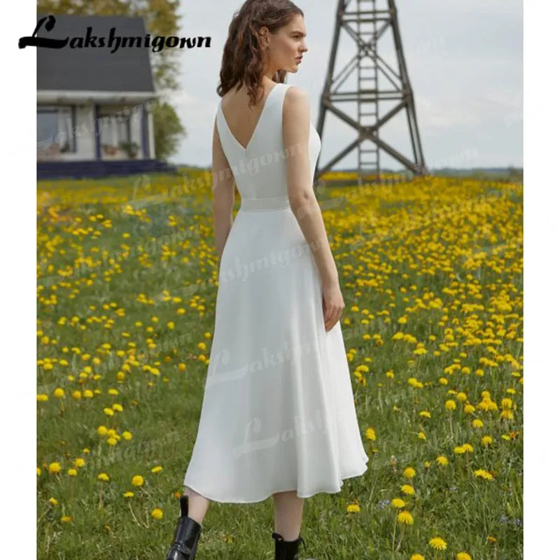 Roycebridal Fashion Short Wedding Dress V Neck Pleats Tea Length Bridal Gowns 2022 New Arrival Boho A-Line Wedding Dresses