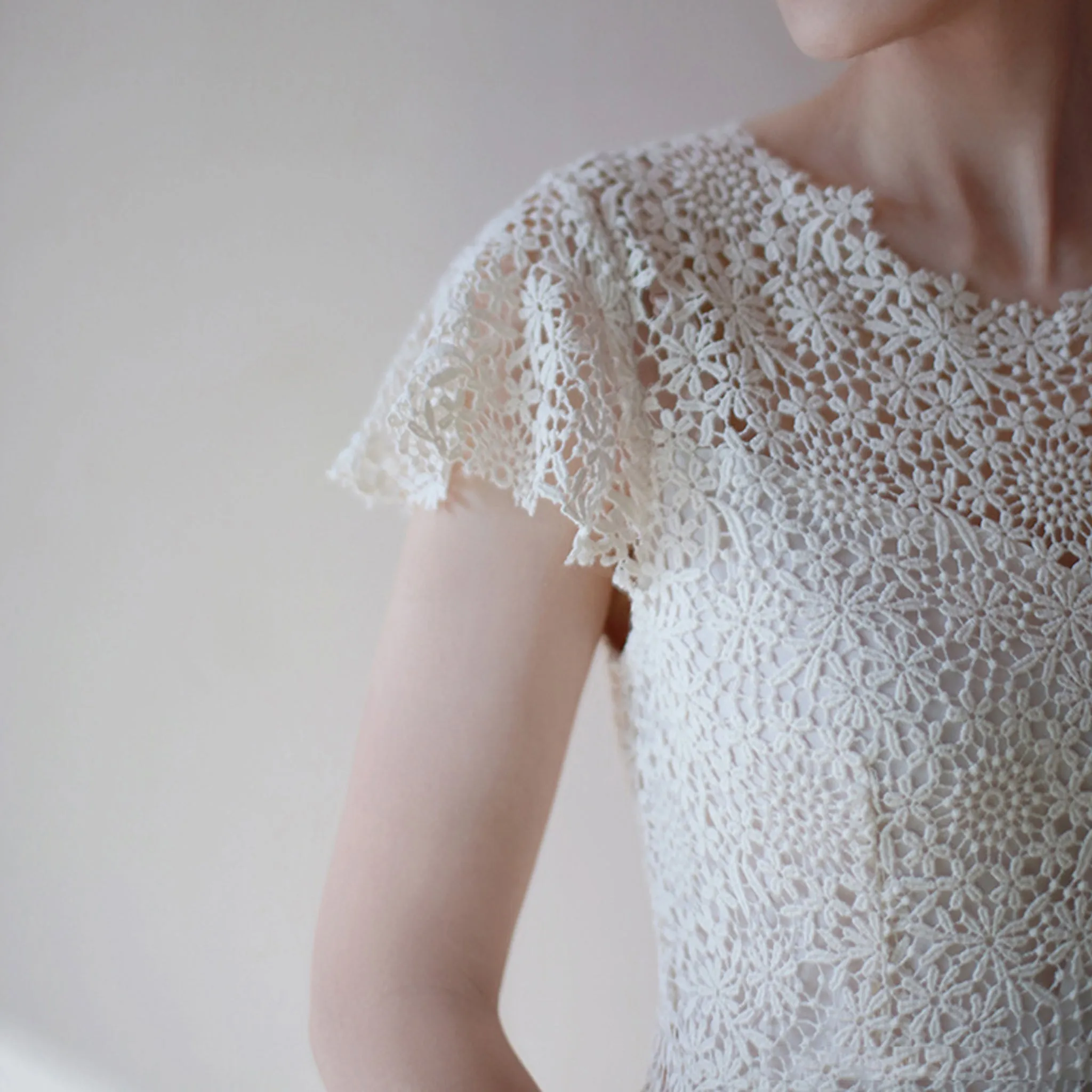 Scoop Short and Tea Length Lace Wedding Dress with Short Sleeve