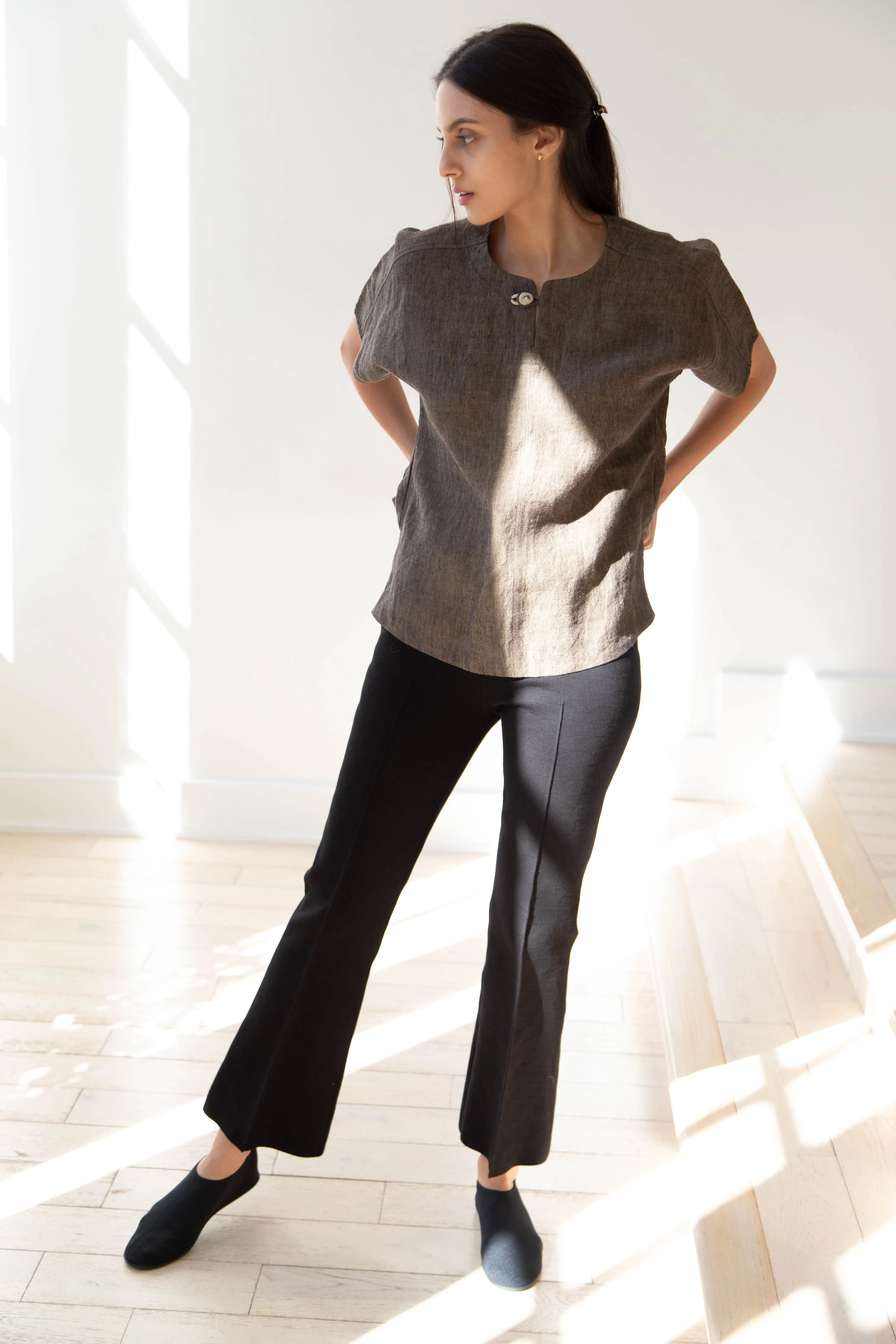 Seventyfive | Short Sleeve Top in Walnut Linen