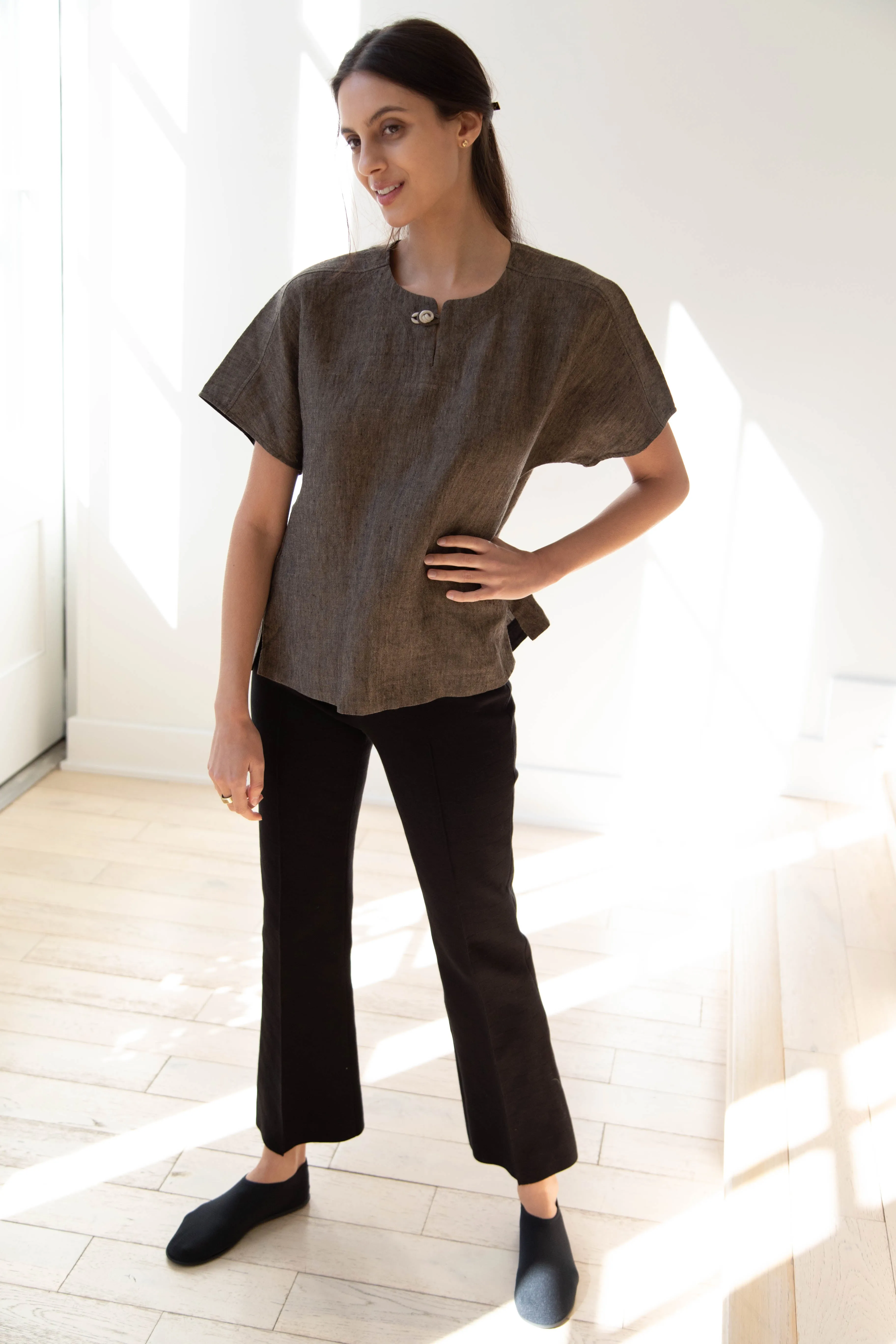 Seventyfive | Short Sleeve Top in Walnut Linen
