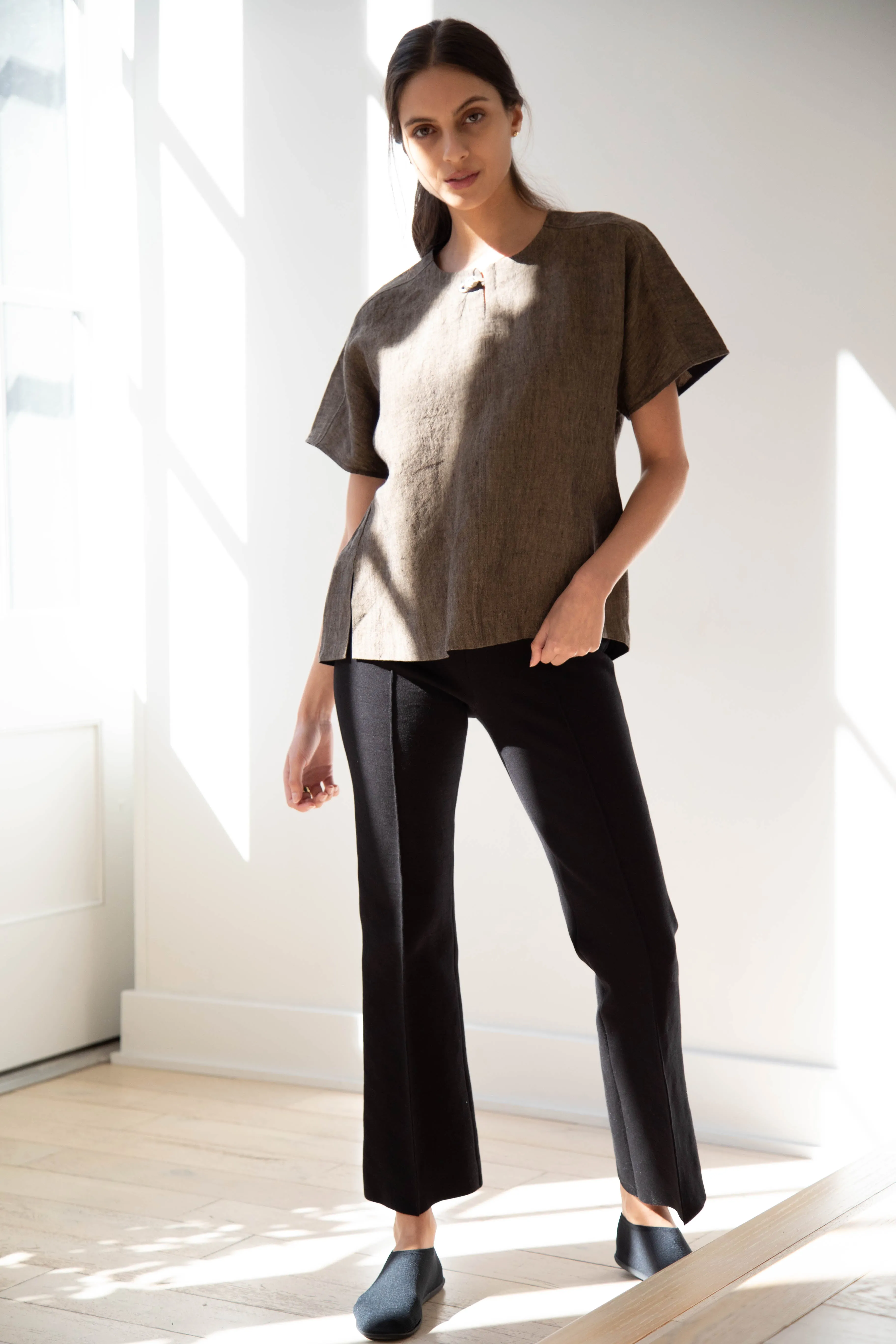 Seventyfive | Short Sleeve Top in Walnut Linen