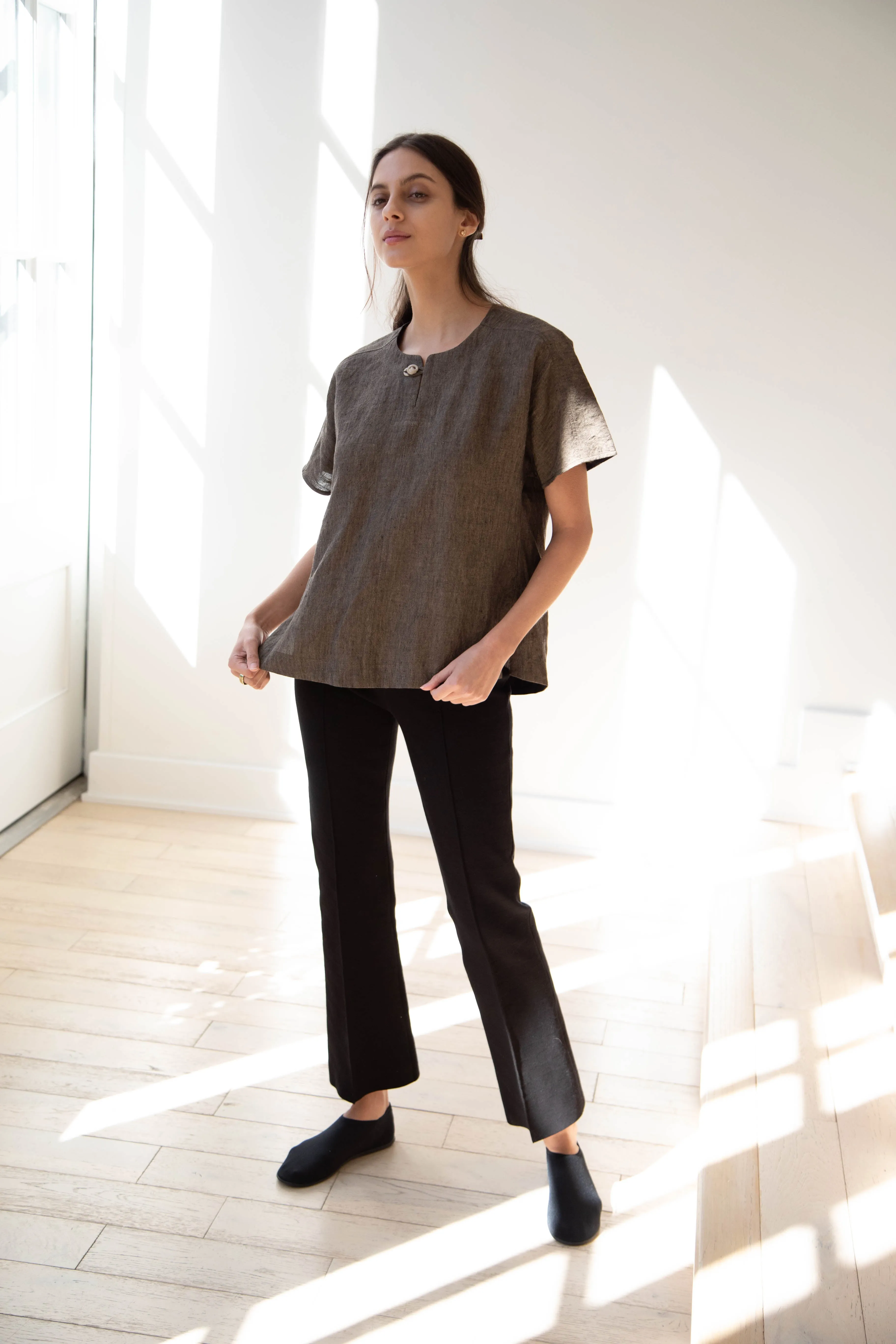 Seventyfive | Short Sleeve Top in Walnut Linen