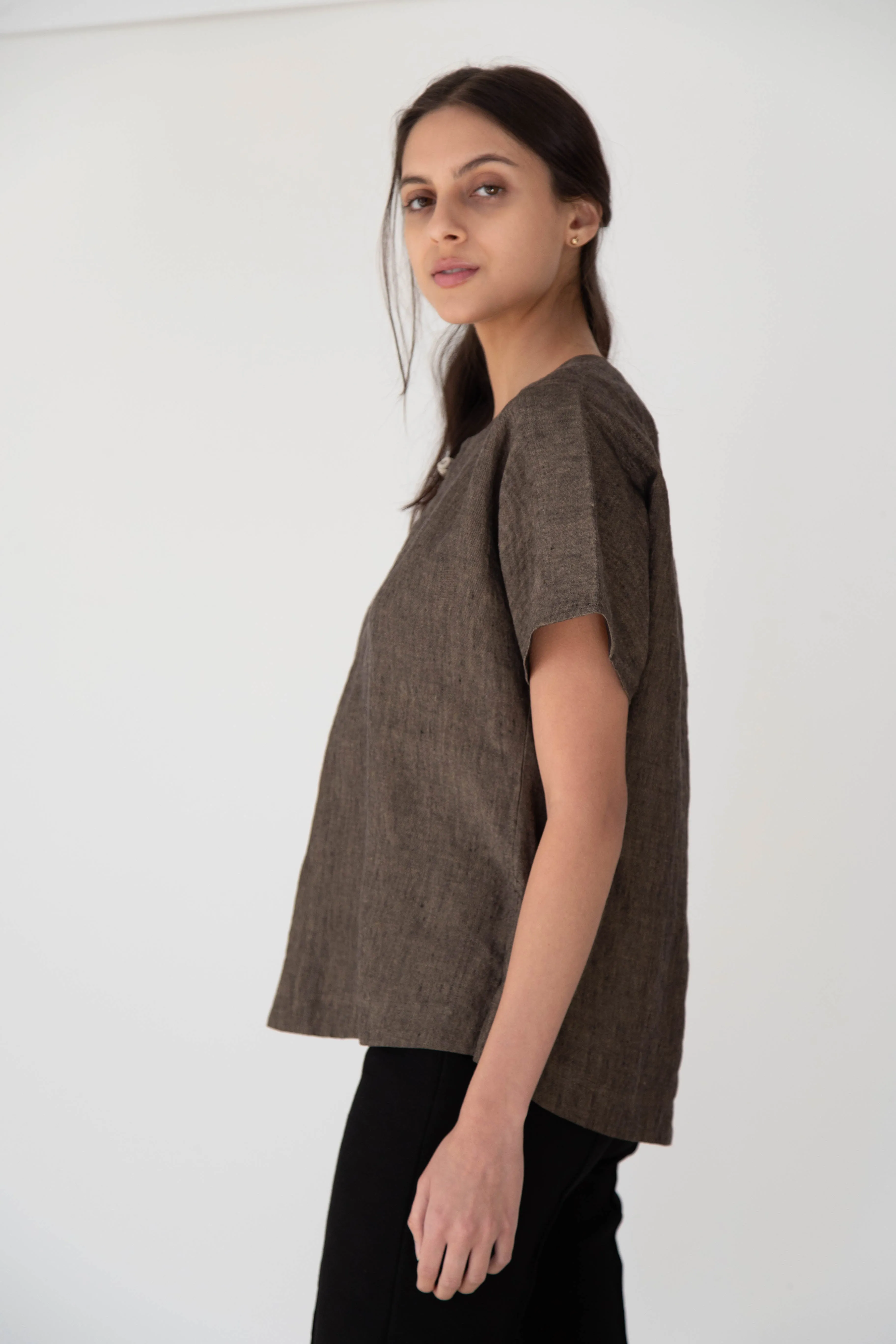 Seventyfive | Short Sleeve Top in Walnut Linen