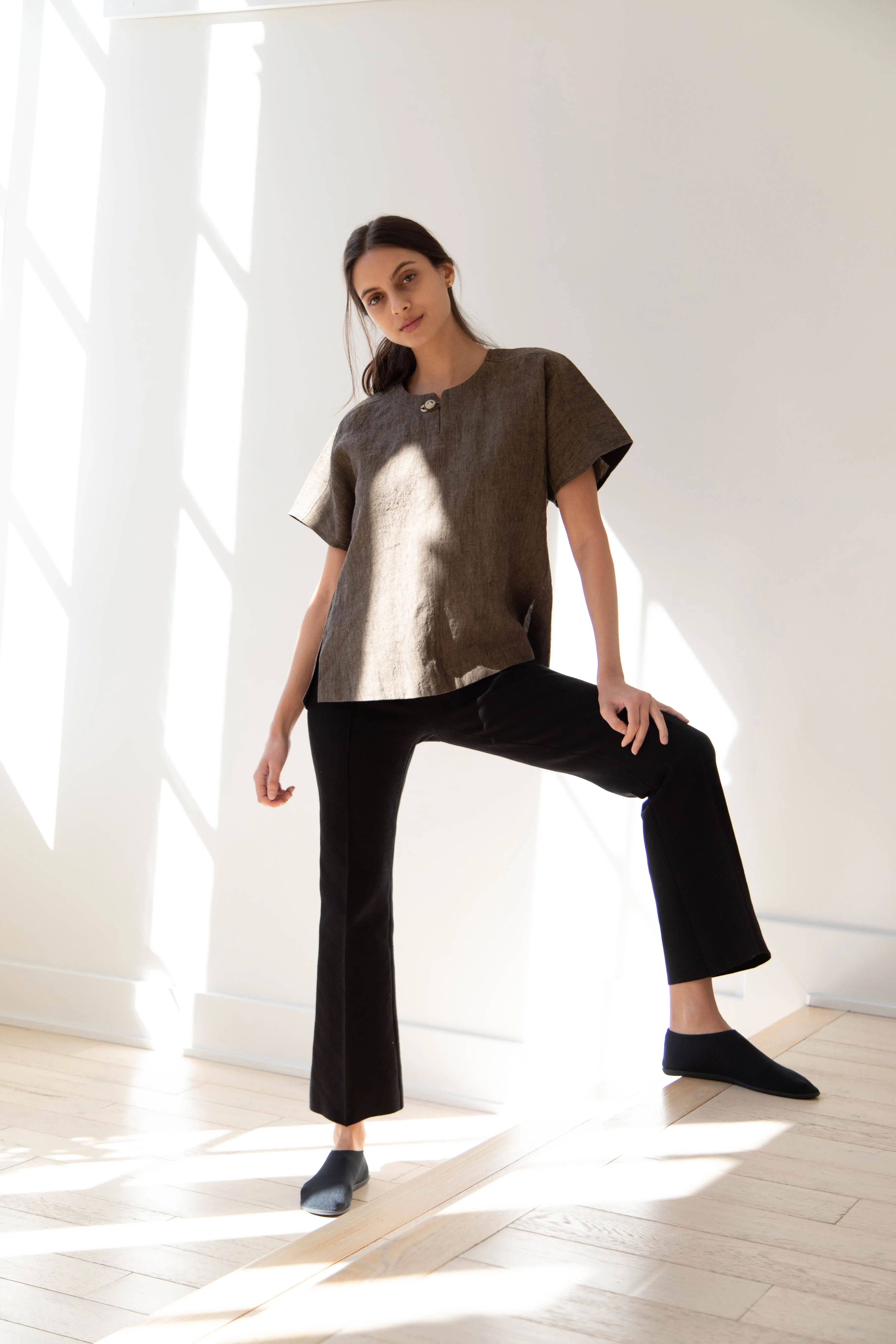 Seventyfive | Short Sleeve Top in Walnut Linen