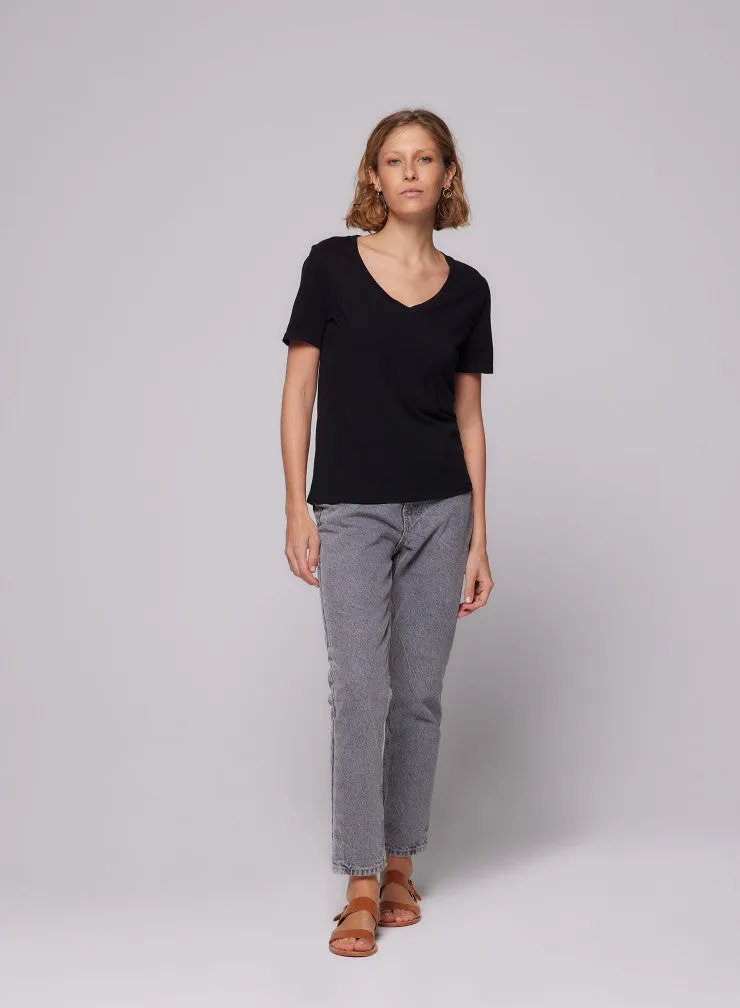 Short-Sleeved Cotton Patty V-neck T-shirt