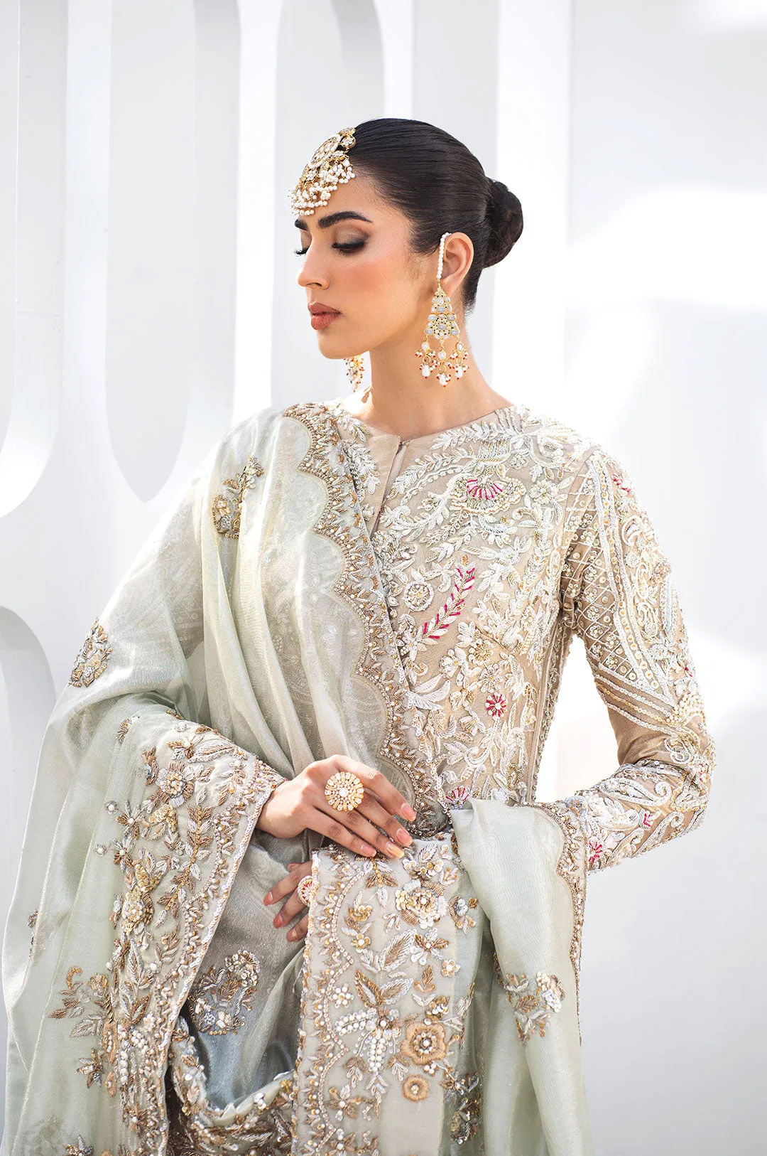 White Lehenga Kameez Pakistani Wedding Dresses