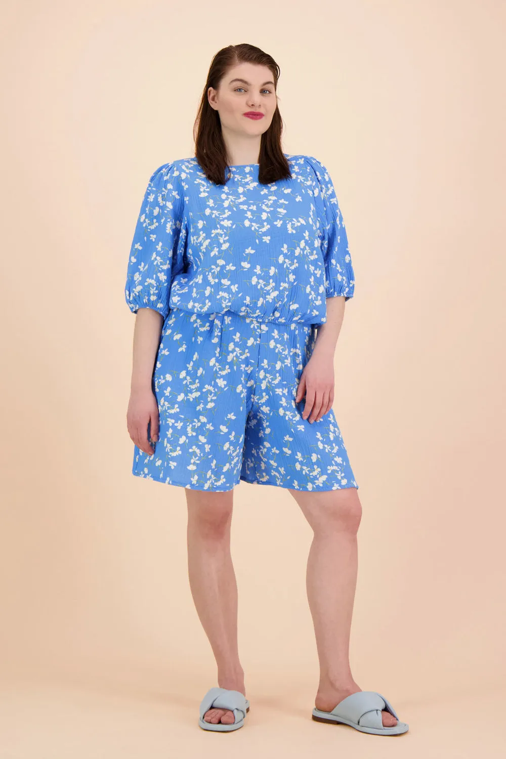 wide leg shorts in vanilla garden